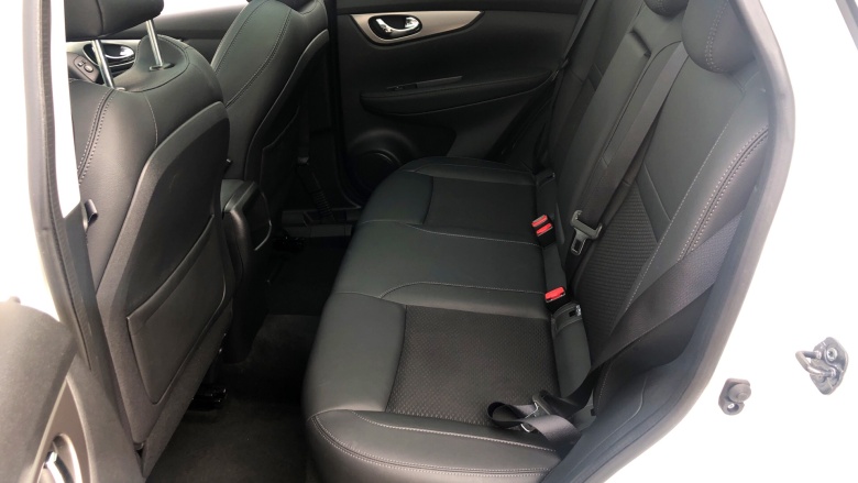 Nissan Qashqai 1.6 DiG-T Tekna [Glass Roof pack] 5dr Petrol Hatchback